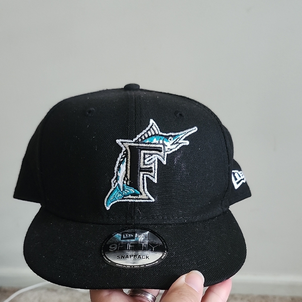 New Era 9Fifty MLB Florida Marlins Snapback Hat Black Vintage Logo Florida Man